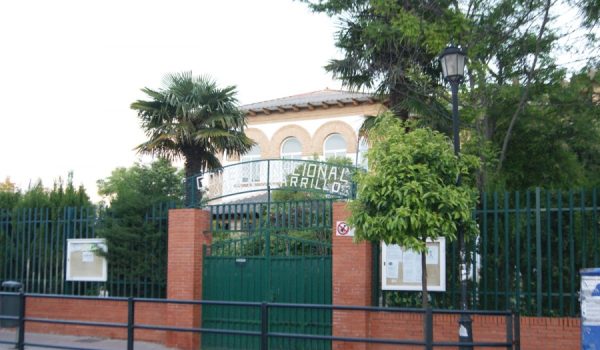 Fachada del Colegio Juan Carillo.
