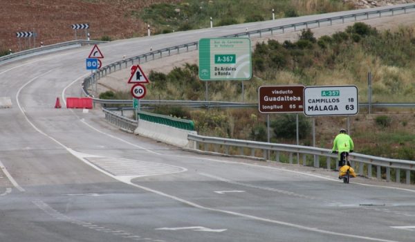 Estado actual del tramo cortado de la carretera A-367.