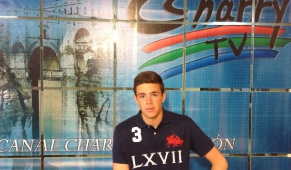 Harillo visitó ayer los estudios de Canal Charry TV.