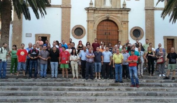 Imagen de los ciudadanos que participaron en la reunión convocada ayer por la tarde.