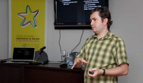 Profesor de Astrofísica de la Universidad Complutense de Madrid, Alejandro Sánchez.