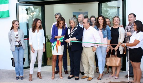 La alcaldesa de la ciudad fue la encargada de inaugurar el centro.