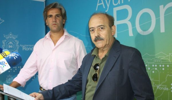 El concejal de Tráfico, Antonio Arenas, junto al edil de Fiestas, Vicente Becerra.