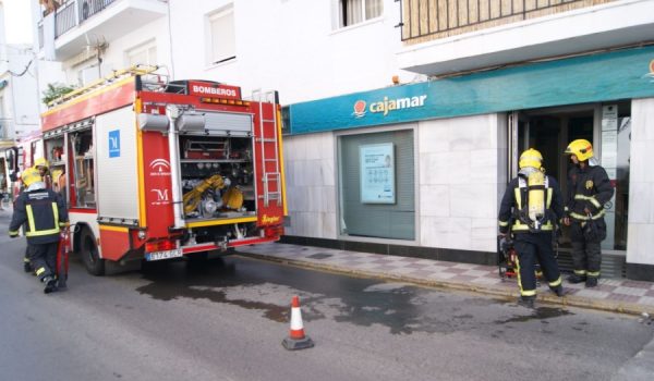 Dos dotaciones del Parque de Bomberos de Ronda se desplazaron al lugar.
