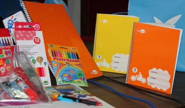 En toda la provincia de Málaga se van a repartir 5.000 lotes de material escolar.