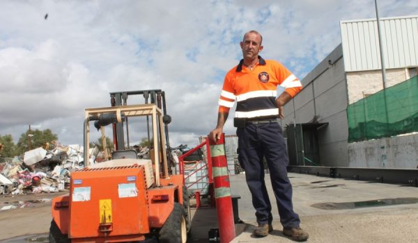 Antonio Orozco, trabajador de Recuperaciones Hermanos Orozco.