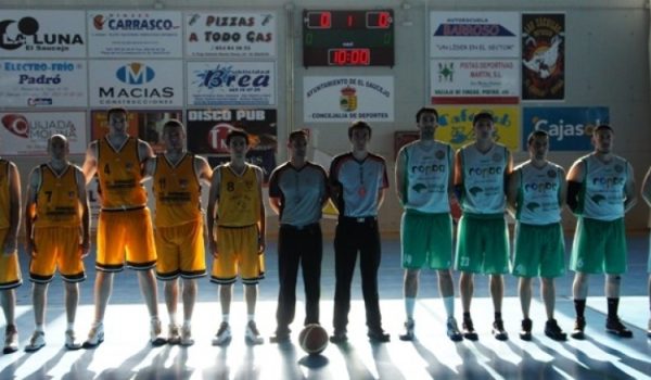 Quintetos iniciales del C.B. Olvera y el C.B. Ronda.