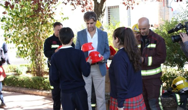 Unos 300 alumnos han participado en la actividad.
