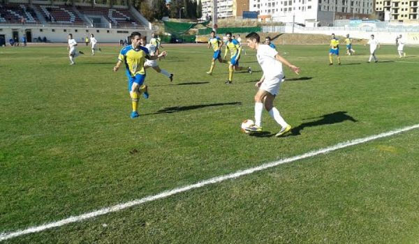 El canterano Borja volvió a ser la referencia ofensiva del equipo de Ángel Oliva.