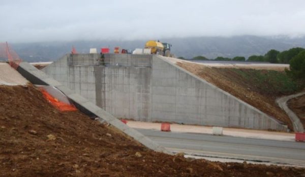 Las obras llevan paralizadas desde hace más de dos años y la Junta no ha aprobado ninguna partida para su finalización.