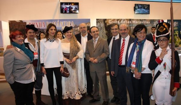 Rafael Rodríguez visitó ayer el stand de Ronda Romántica.