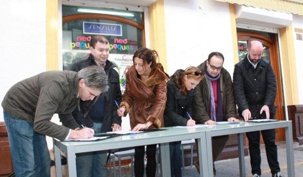 Todos los grupos políticos municipales han unido sus fuerzas para que la Junta reaccione y finalice las obras de los nuevos accesos a la ciudad.