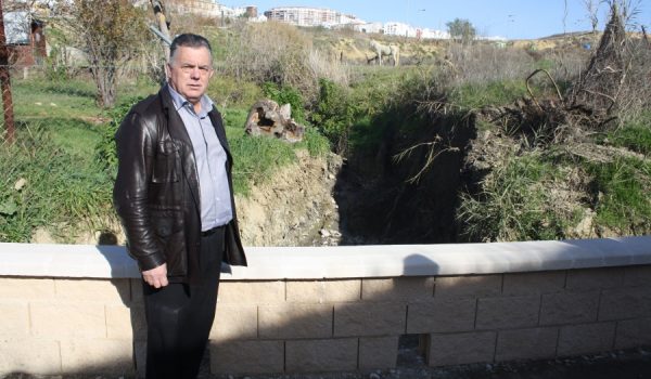 López, en una de sus comparecencias ante los medios durante su etapa como edil del Consistorio rondeño.