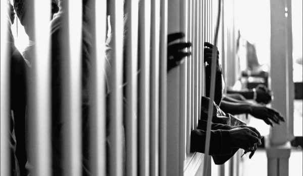 El detenido se encontraba cumpliendo condena en un centro penitenciario de la capital malagueña.