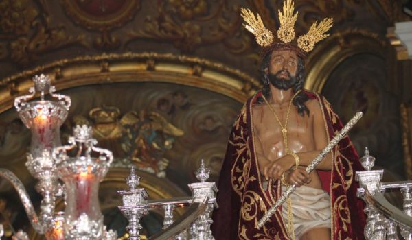 El Señor de la Escala, en los instantes previos a su salida desde el Santuario de María Auxiliadora.