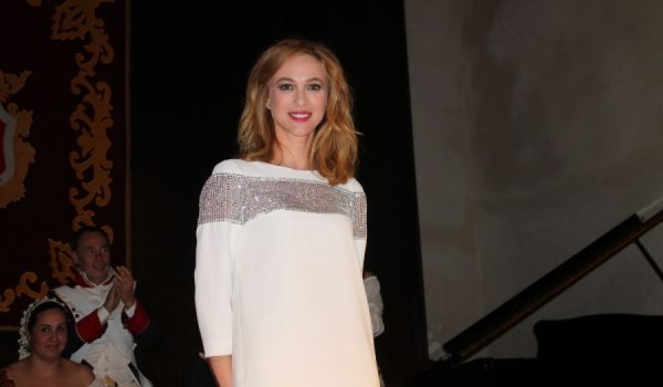 La actriz santanderina ha repasado los hitos históricos acontecidos en la Serranía en el Siglo XIX.