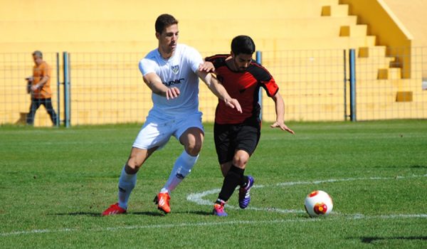 El marbellí Jona adelantó a los rondeños en la recta final del primer acto.