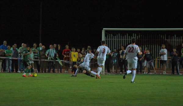 El primer plantel bético ya disputó un encuentro en la Ciudad Deportiva en mayo de 2012.