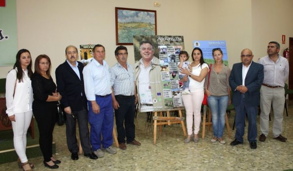La familia de Manuel López ha acudido a la presentación del cartel.