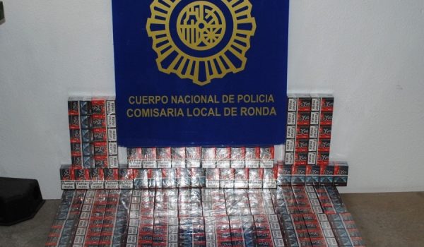 El propietario del vehículo no supo dar razones sobre la tenencia del tabaco.