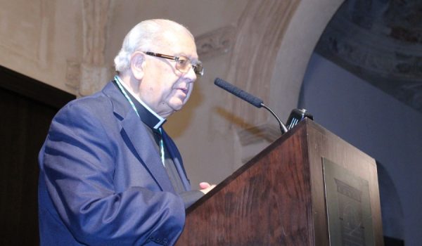 El sacerdote ha dedicado la mayor parte de su vida a los ciudadanos de la Serranía.