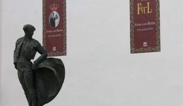 Los carteles se colocaron durante la jornada de ayer.