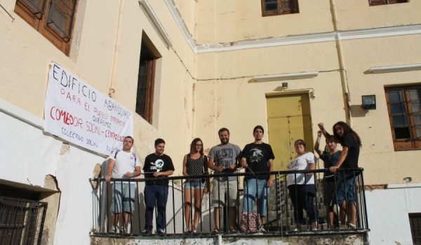 Los manifestantes estiman que las medidas destinadas a las personas necesitadas de la ciudad son insuficientes.