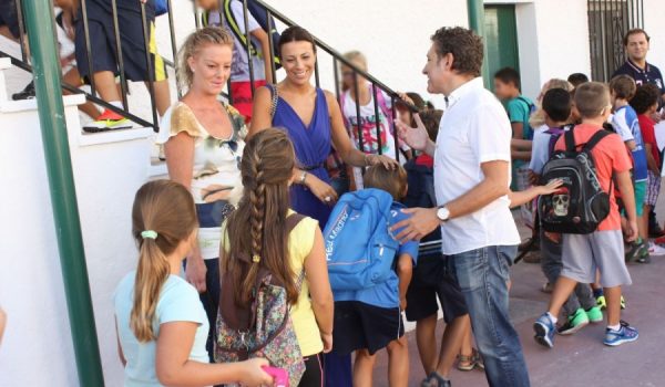 La alcaldesa de Ronda durante su visita al Colegio Juan Carrillo.