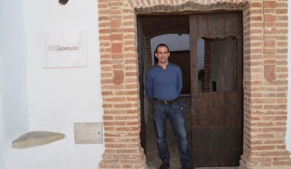 Adrián Duarte, descendiente de la familia de Fray Leopoldo y propitario de la vivienda.