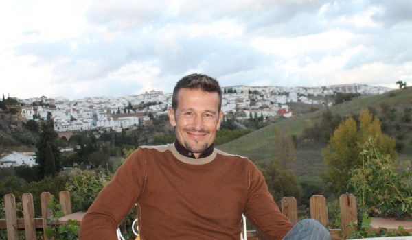 Alfonso Cayetano durante la entrevista.