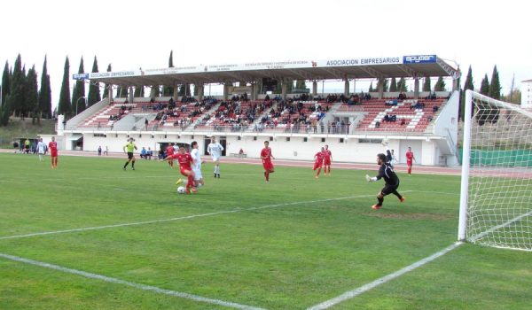 Los jugadores rondeños se toparon con un inspirado García.