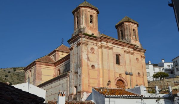 La Iglesia de San Antonio de Padua fue construida entre el siglo XVII y XVIII.