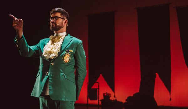 El humorista Manu Sánchez durante una de sus representaciones.