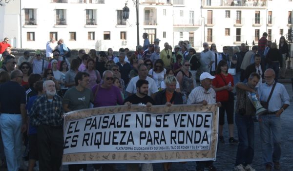 La marcha, a su paso por el Tajo.