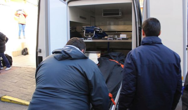 Imagen del levantamiento del cadáver.