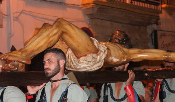 El Cristo de la Buena Muerte fue portado por Caballeros Legionarios del IV Tercio.