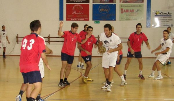Celes debutó con la A.D. Balonmano Ronda en partido oficial.
