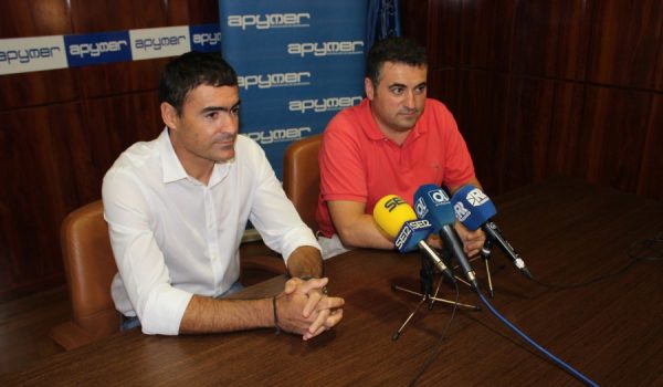 El presidente del CEDER, Mario Lara, junto al presidente de APYMER, Manuel Claros.