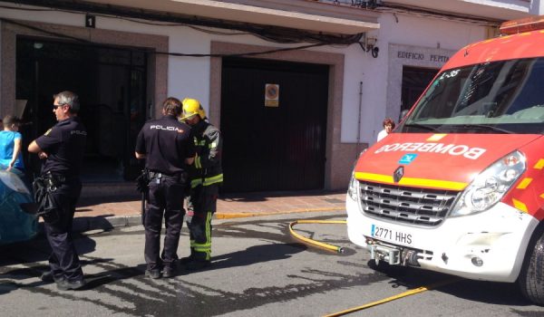 Policía Nacional, Policía Local, Bomberos y Servicios Sanitarios han acudido a la zona.