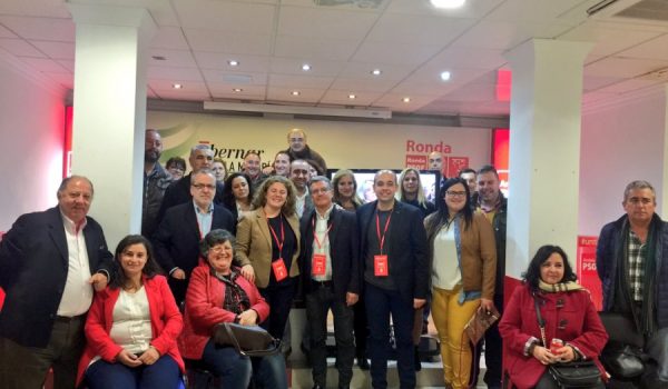 Los socialistas celebraron su victoria en las urnas en la Casa del Pueblo