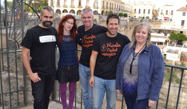 Víctor Cerro ha conseguido en dos ocasiones el Guinness en Magia Extrema.