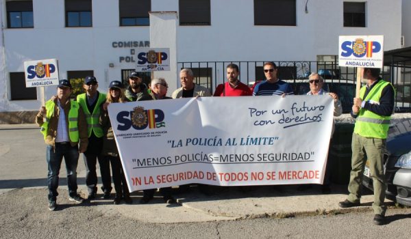 Se realizarán más concentraciones en otras comisarias andaluzas.