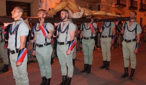 El Cristo de la Buena Muerte, portado por Caballeros Legionarios