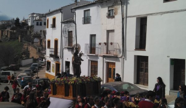 Los alumnos de 4º de ESO han portado las imágenes.