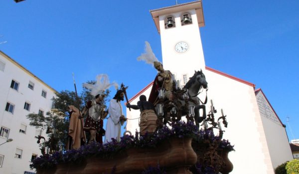 La Hermandad cuenta con un extenso recorrido hasta llegar a la Iglesia de San Rafael.