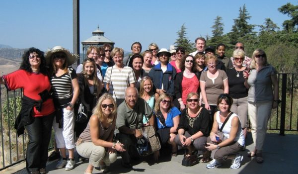 La delegación de Turismo mostró a 32 agentes de viajes el centro histórico de la ciudad.