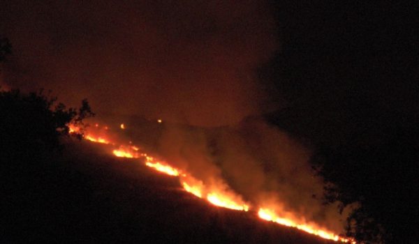 Las llamas llegaron a verse desde distintos puntos de la Serranía.