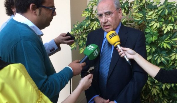 El ex vicepresidente del Gobierno, atendiendo a Charry TV antes de la conferencia inaugural