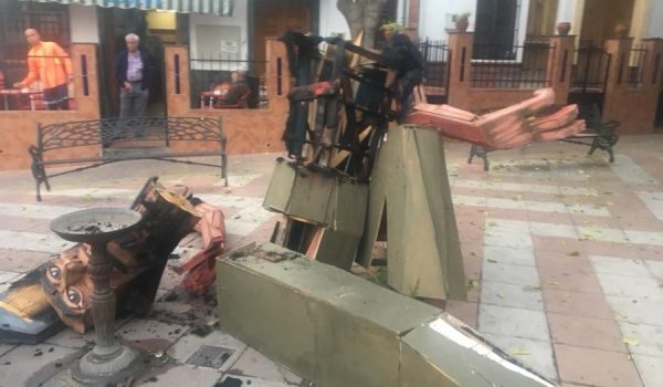 Imagen de la escultura tras los hechos vandálicos.