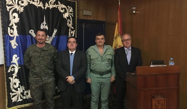 De izquierda a derecha, el Teniente Coronel Jefe de la USAC, José Luis Carrasco; Alfonso Espuche, director provincial del SEPE; Ramón Armada, Coronel Jefe del 4º Tercio y Manuel Pérez, subdirector provincial del SEPE